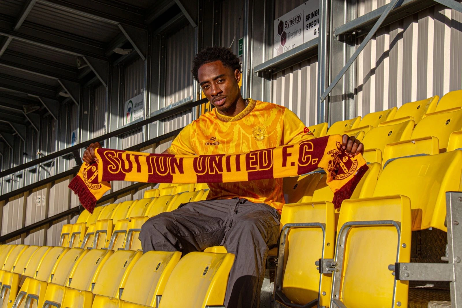 Omari signs for sutton