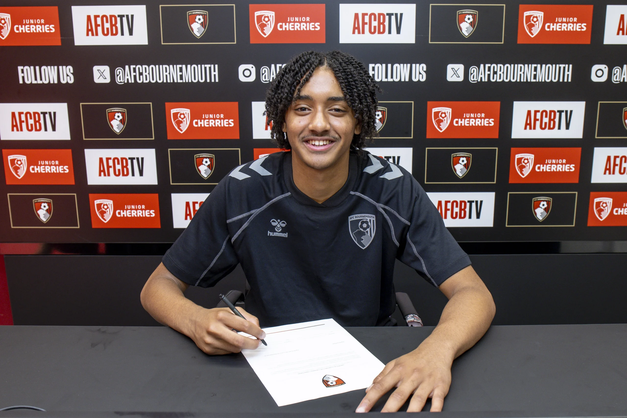 Jaheim Azzouz signs for Bournemouth